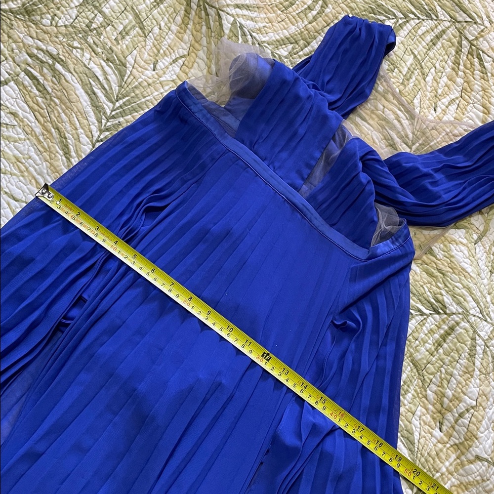 Bebe peekaboo, pleated mesh insert split front maxi dress - Picture 7 of 8